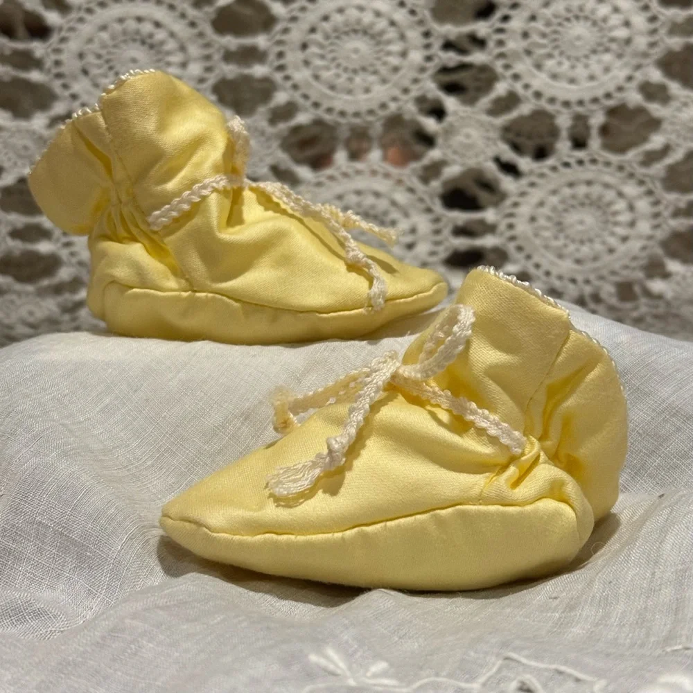 Baby BOOTEE by PATEE from the 1960’s- Yellow